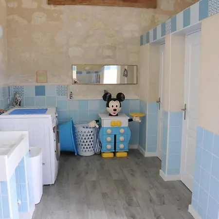 Château Campsite: Rustic Outdoor Experience Brain-sur-Allonnes