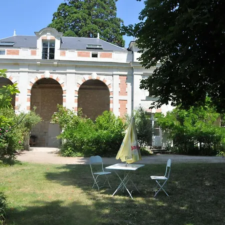 Emplacement Bucolique De Camping Dans Le Parc Du Chateau - Attention Tente, Materiels Et Electricite Non Fournis Brain-sur-Allonnes