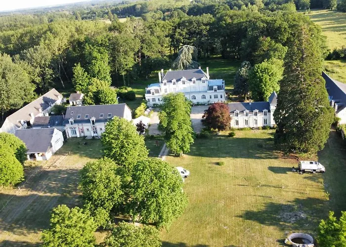 Emplacement Bucolique De Dans Le Parc Du Chateau - Attention Tente Et Materiels Non Fournis Et Sans Possibilite De Faire Courir Rallonge Pour Se Raccorder A L'electricite אתר קמפינג